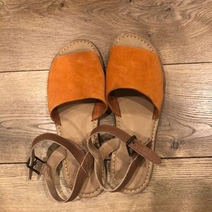 Timberland sandals in great condition! Only worn twice.